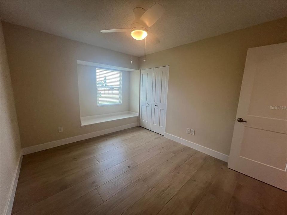 В аренду: $1,600 (3 спален, 2 ванн, 1298 Квадратных фут)