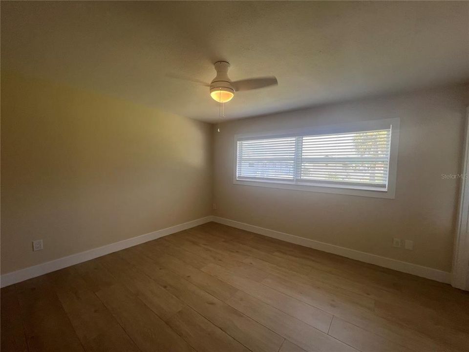 В аренду: $1,600 (3 спален, 2 ванн, 1298 Квадратных фут)