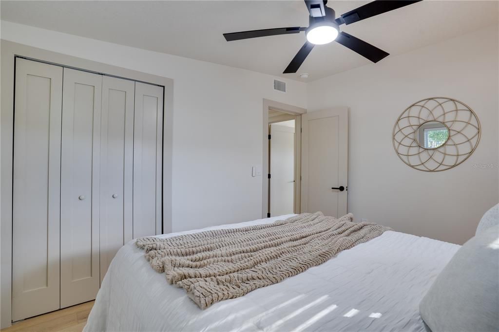 En Venta: $359,000 (3 camas, 2 baños, 1000 Pies cuadrados)
