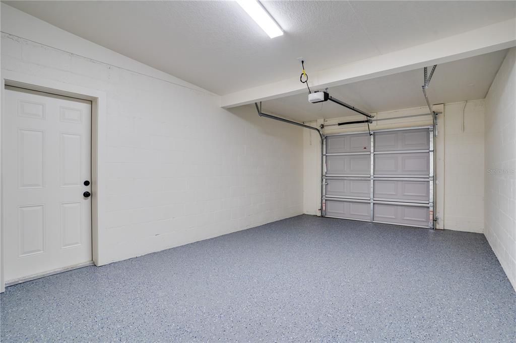 En Venta: $359,000 (3 camas, 2 baños, 1000 Pies cuadrados)