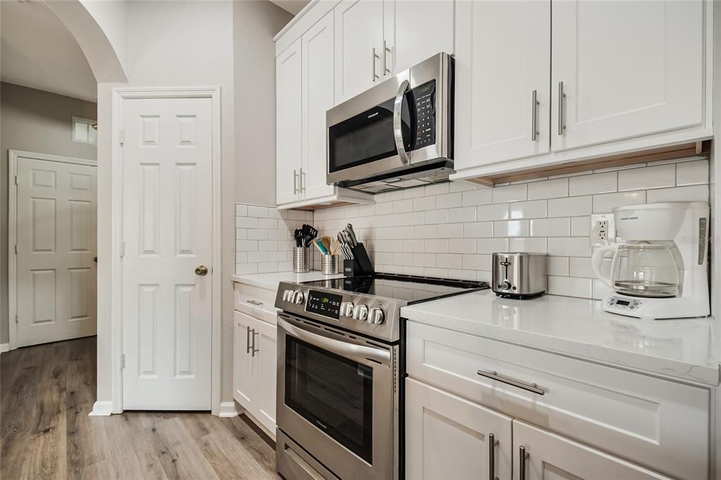 For Sale: $275,000 (2 beds, 2 baths, 1081 Square Feet)