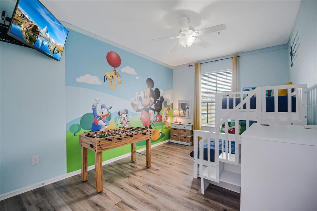 For Sale: $275,000 (2 beds, 2 baths, 1081 Square Feet)