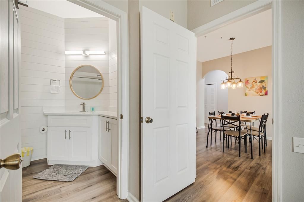 For Sale: $275,000 (2 beds, 2 baths, 1081 Square Feet)