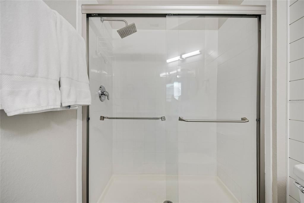 For Sale: $275,000 (2 beds, 2 baths, 1081 Square Feet)