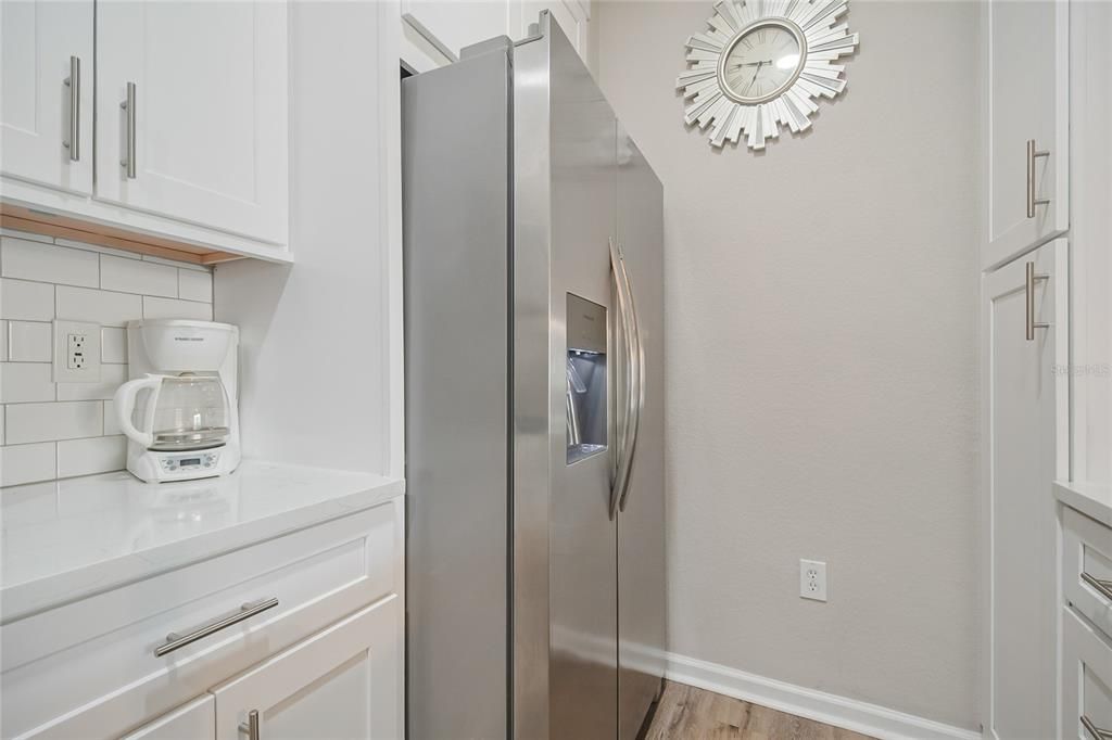 For Sale: $275,000 (2 beds, 2 baths, 1081 Square Feet)