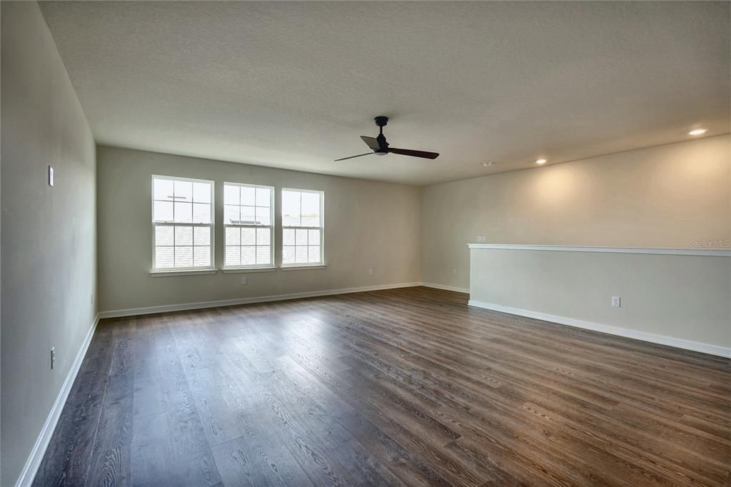 For Sale: $669,000 (4 beds, 3 baths, 2860 Square Feet)
