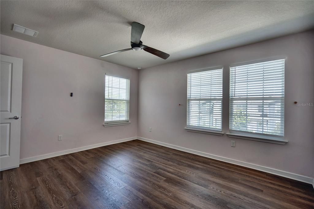 For Sale: $669,000 (4 beds, 3 baths, 2860 Square Feet)