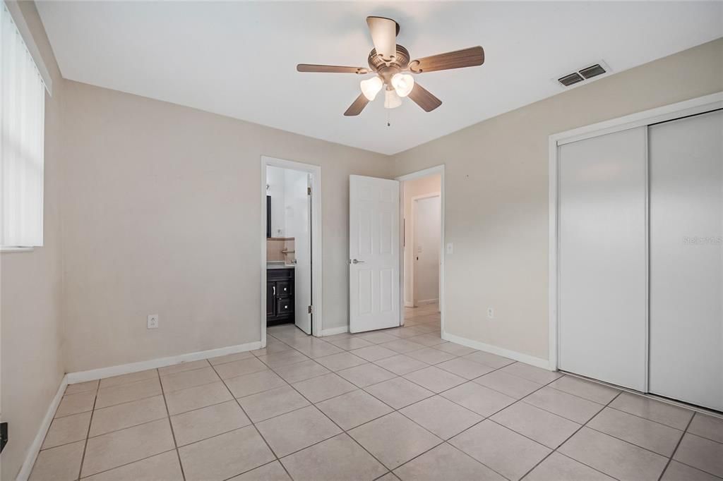 For Sale: $279,900 (3 beds, 3 baths, 1364 Square Feet)