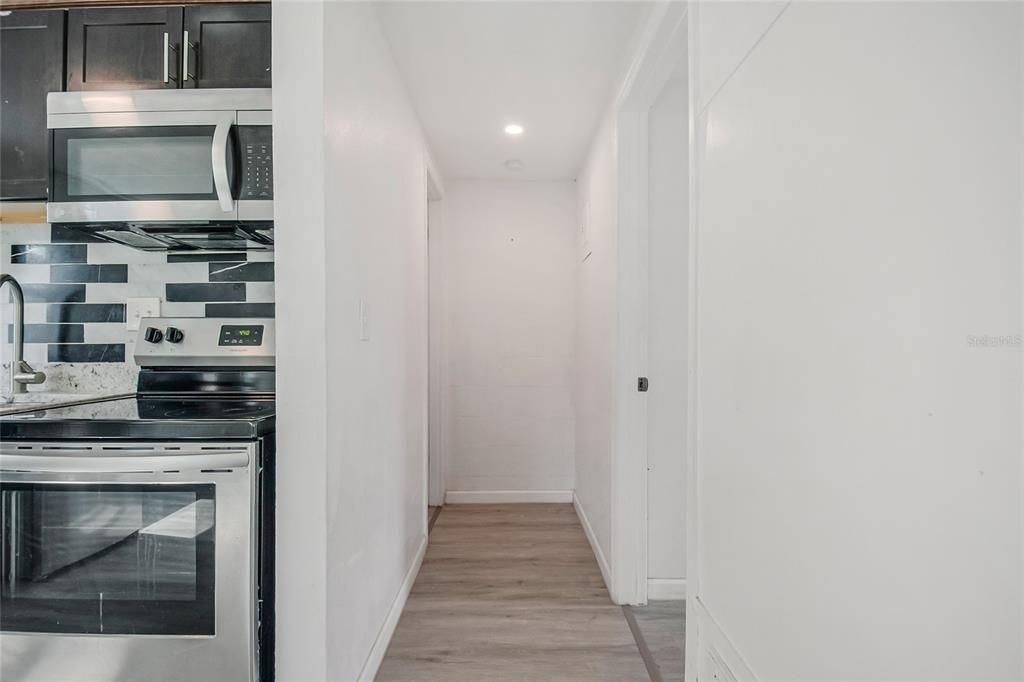 For Sale: $279,900 (3 beds, 3 baths, 1364 Square Feet)