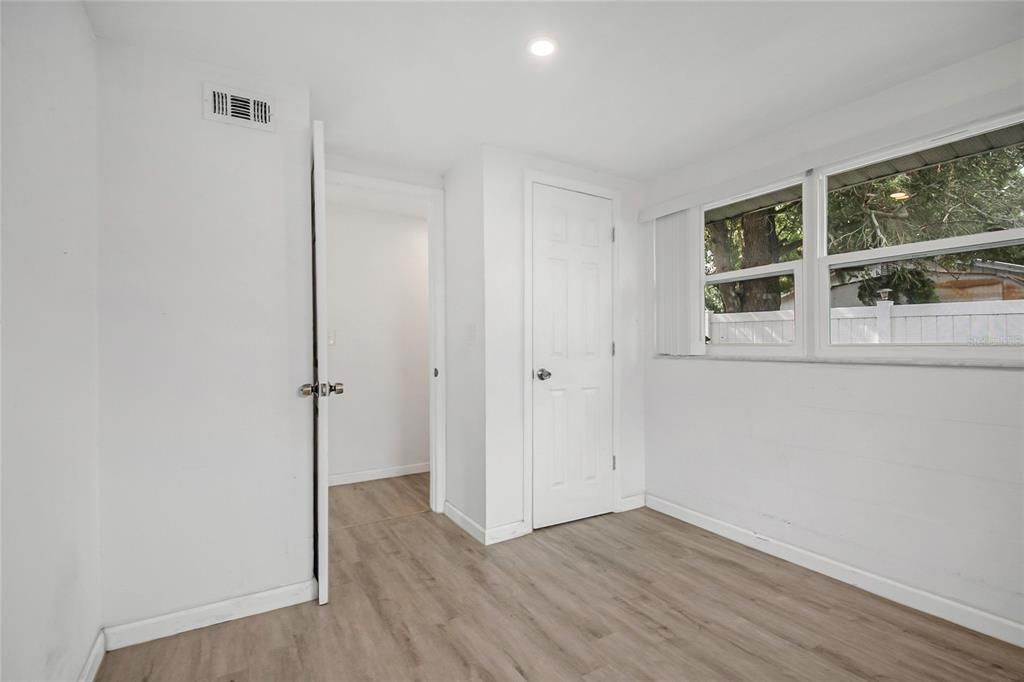 For Sale: $279,900 (3 beds, 3 baths, 1364 Square Feet)