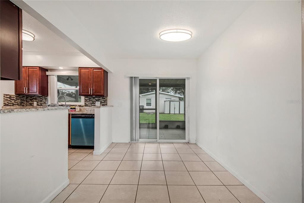 For Sale: $279,900 (3 beds, 3 baths, 1364 Square Feet)