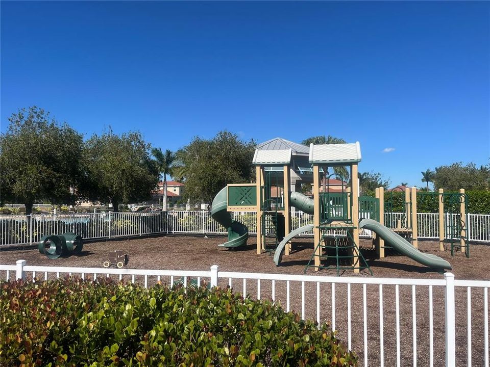 For Rent: $2,400 (2 beds, 2 baths, 1519 Square Feet)