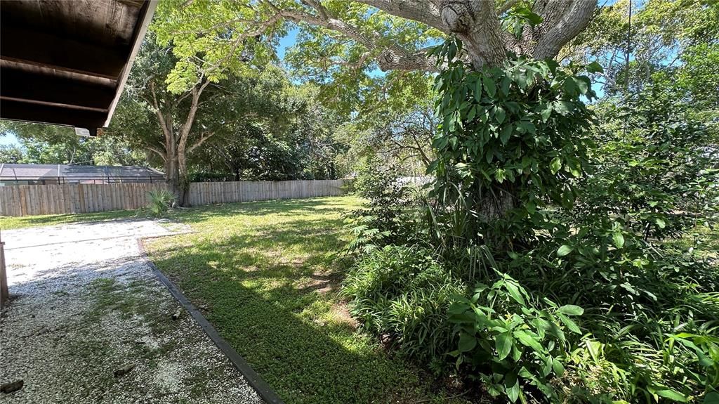 En Venta: $899,000 (4 camas, 2 baños, 2892 Pies cuadrados)