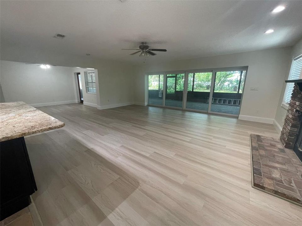 En Venta: $899,000 (4 camas, 2 baños, 2892 Pies cuadrados)