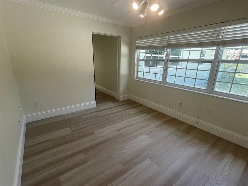En Venta: $899,000 (4 camas, 2 baños, 2892 Pies cuadrados)