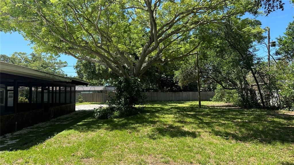 En Venta: $899,000 (4 camas, 2 baños, 2892 Pies cuadrados)