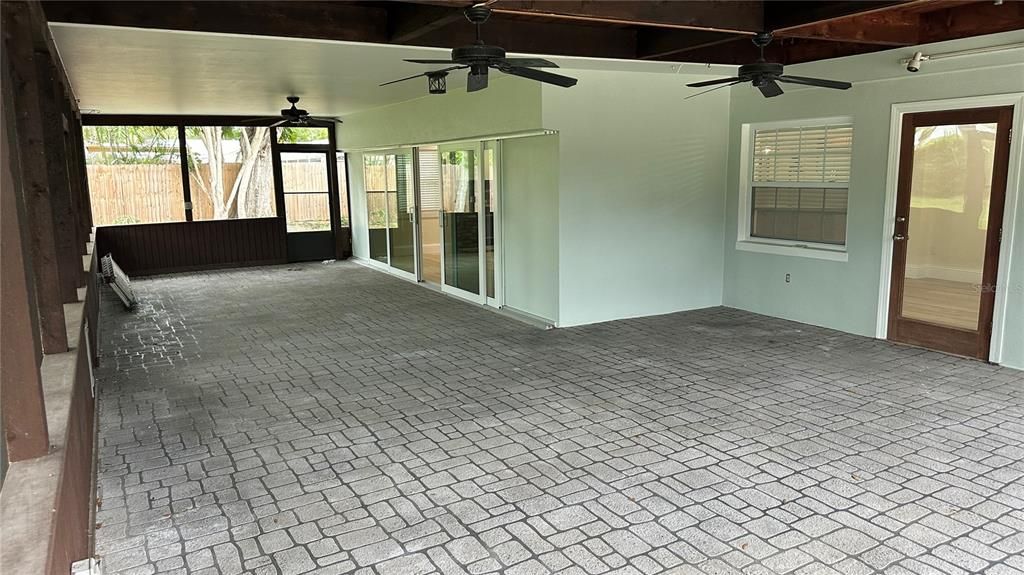 En Venta: $899,000 (4 camas, 2 baños, 2892 Pies cuadrados)