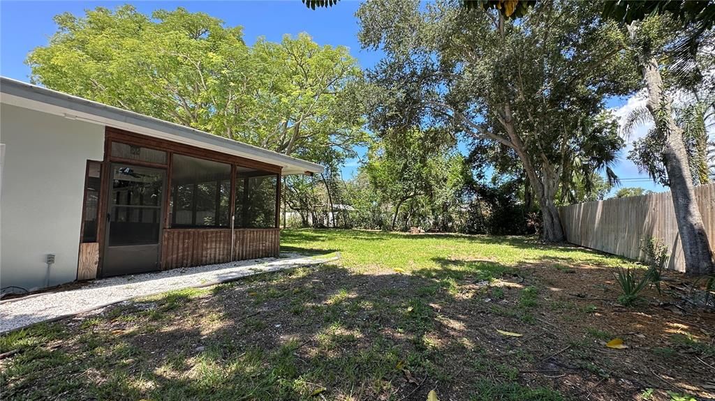 En Venta: $899,000 (4 camas, 2 baños, 2892 Pies cuadrados)