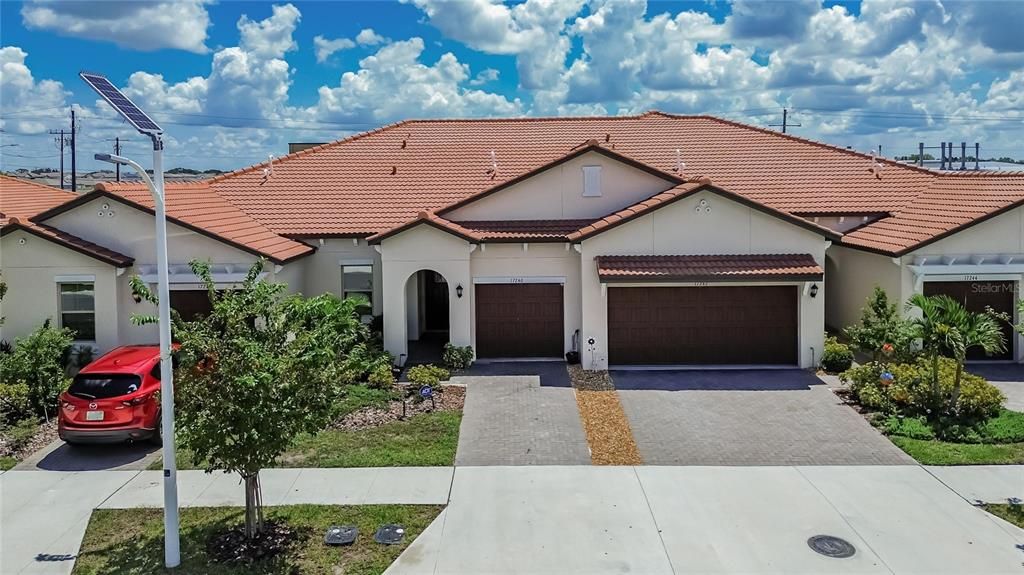For Sale: $260,000 (2 beds, 2 baths, 1395 Square Feet)