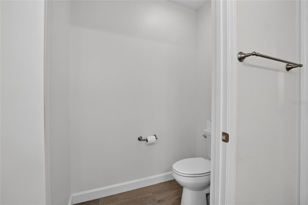 For Sale: $260,000 (2 beds, 2 baths, 1395 Square Feet)