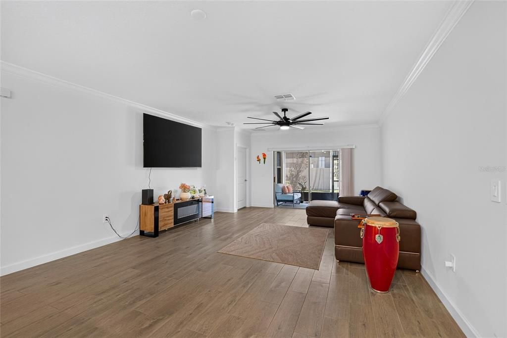 For Sale: $260,000 (2 beds, 2 baths, 1395 Square Feet)