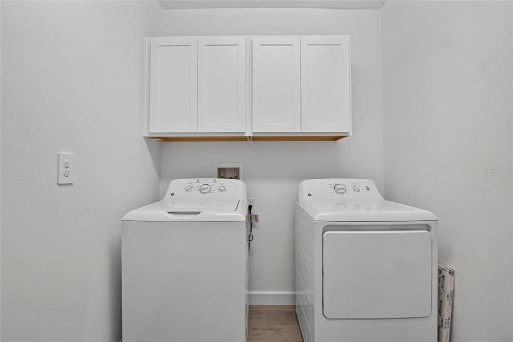 For Sale: $260,000 (2 beds, 2 baths, 1395 Square Feet)