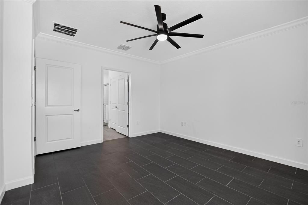 For Sale: $260,000 (2 beds, 2 baths, 1395 Square Feet)