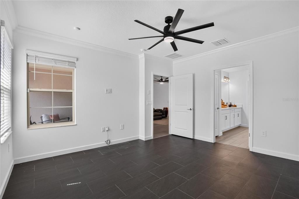 For Sale: $260,000 (2 beds, 2 baths, 1395 Square Feet)