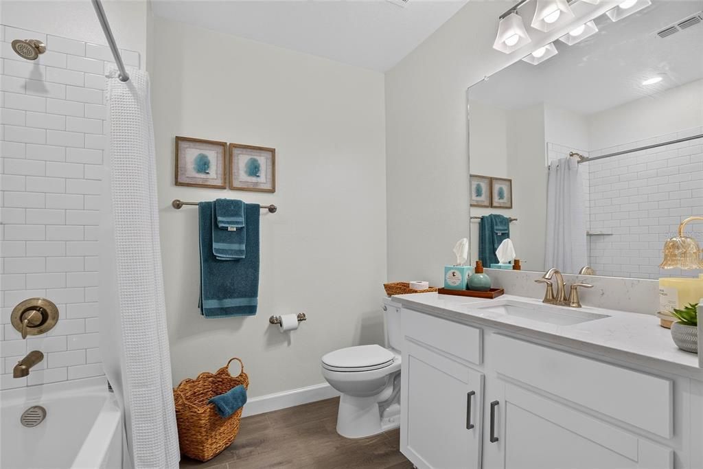 For Sale: $260,000 (2 beds, 2 baths, 1395 Square Feet)