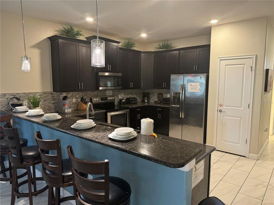 For Sale: $800,000 (8 beds, 5 baths, 3909 Square Feet)