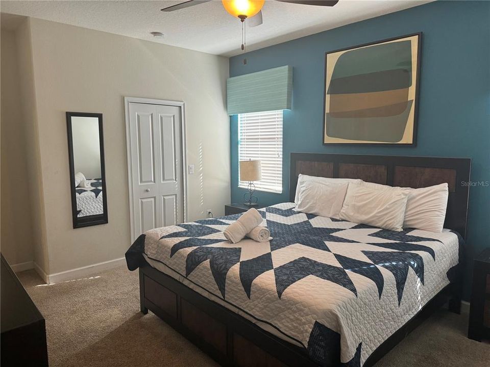 For Sale: $800,000 (8 beds, 5 baths, 3909 Square Feet)
