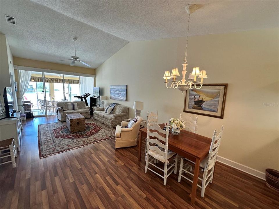 For Rent: $2,500 (2 beds, 2 baths, 1368 Square Feet)