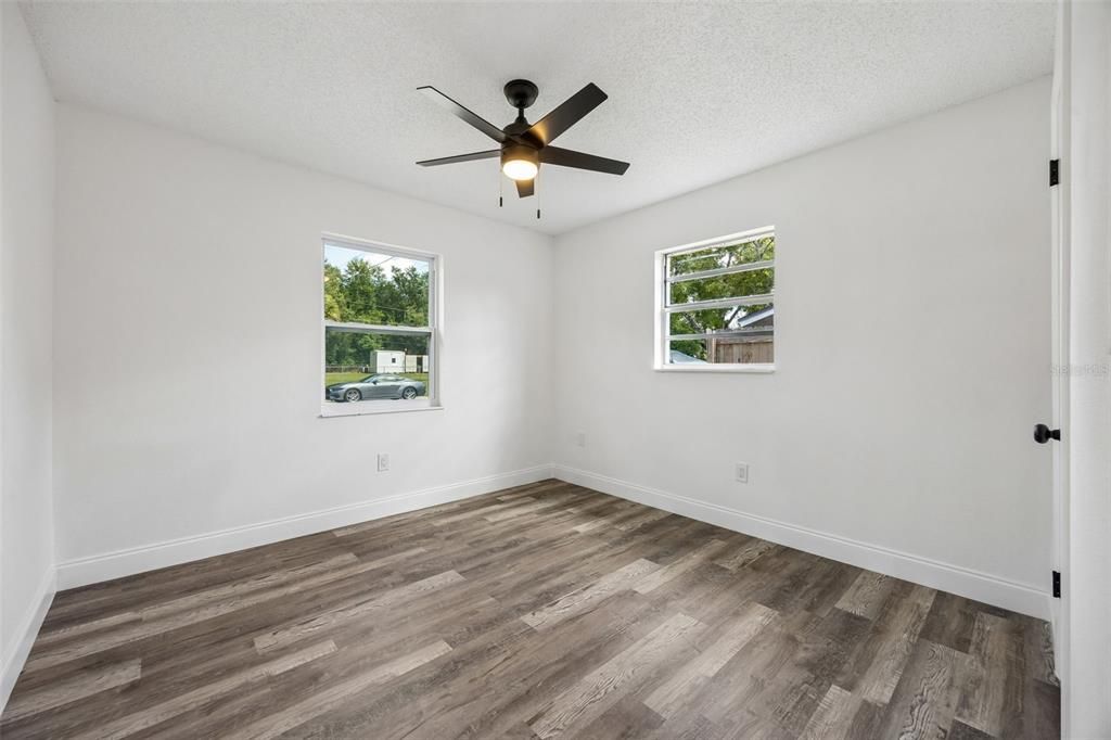For Sale: $320,000 (4 beds, 2 baths, 1922 Square Feet)