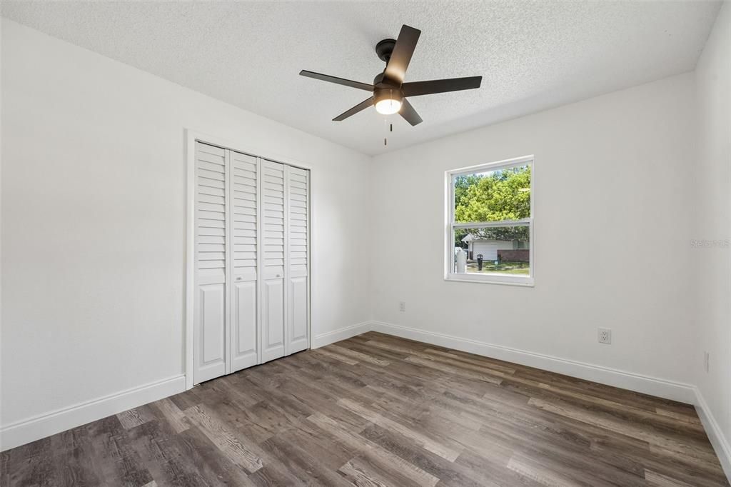 For Sale: $320,000 (4 beds, 2 baths, 1922 Square Feet)