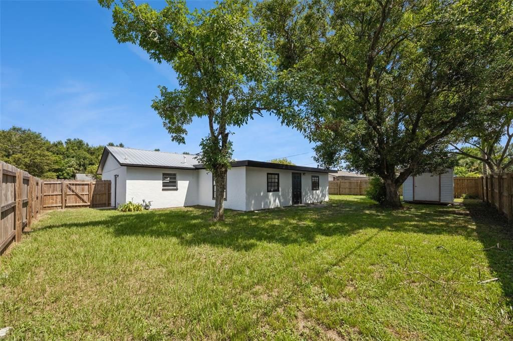 For Sale: $320,000 (4 beds, 2 baths, 1922 Square Feet)