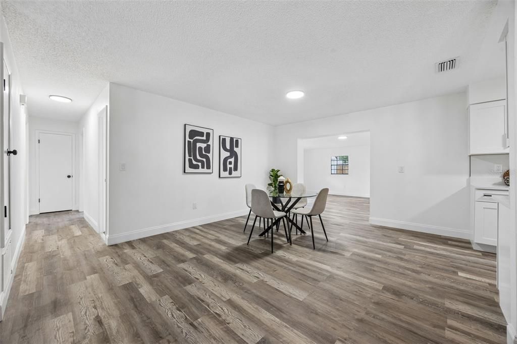 For Sale: $320,000 (4 beds, 2 baths, 1922 Square Feet)