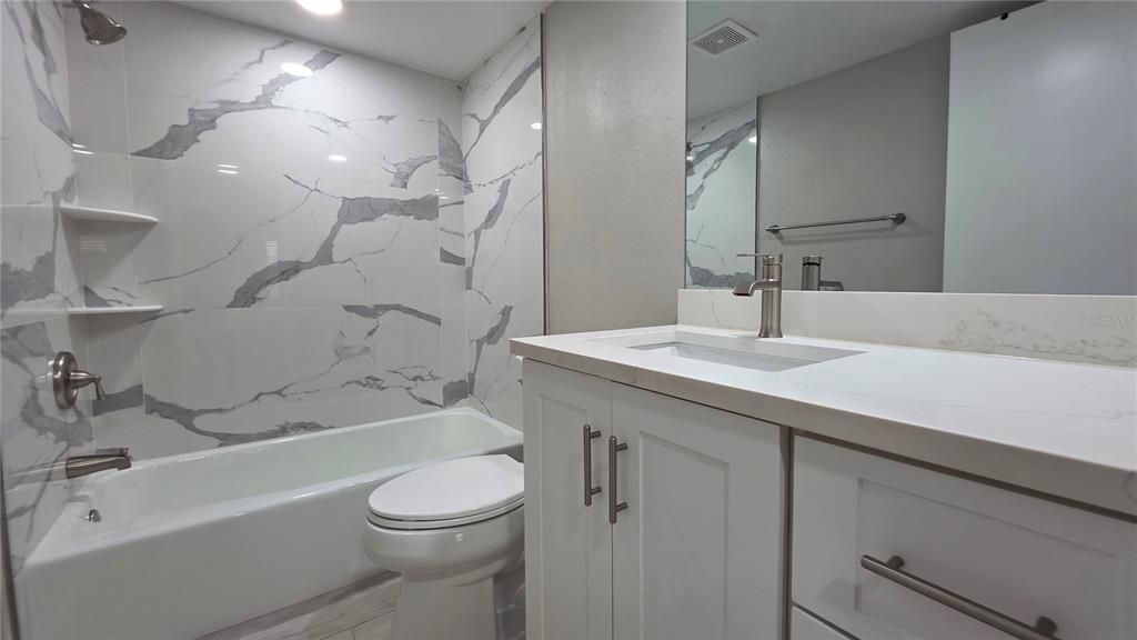 For Rent: $1,800 (2 beds, 2 baths, 981 Square Feet)