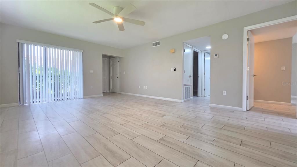 For Rent: $1,800 (2 beds, 2 baths, 981 Square Feet)