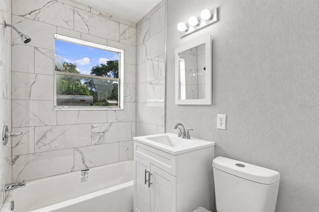 For Sale: $349,900 (4 beds, 3 baths, 1564 Square Feet)