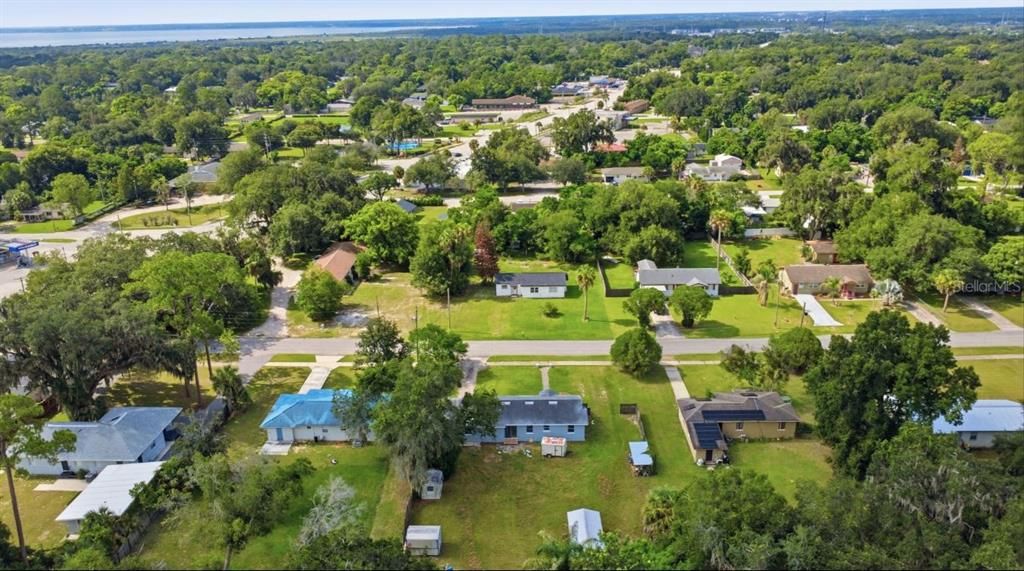 For Sale: $349,900 (4 beds, 3 baths, 1564 Square Feet)