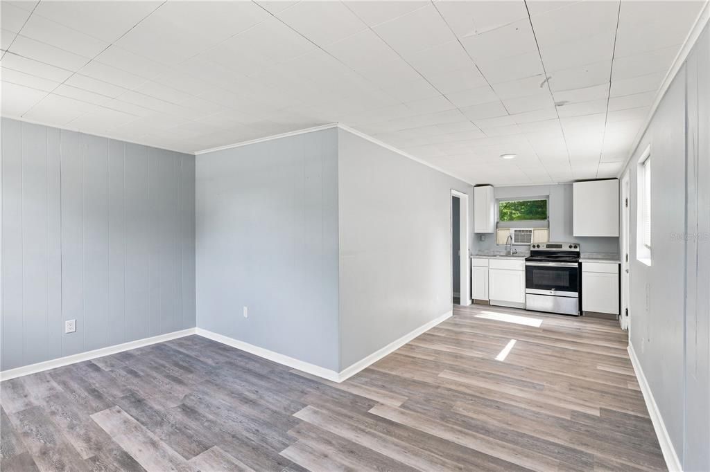 For Sale: $349,900 (4 beds, 3 baths, 1564 Square Feet)