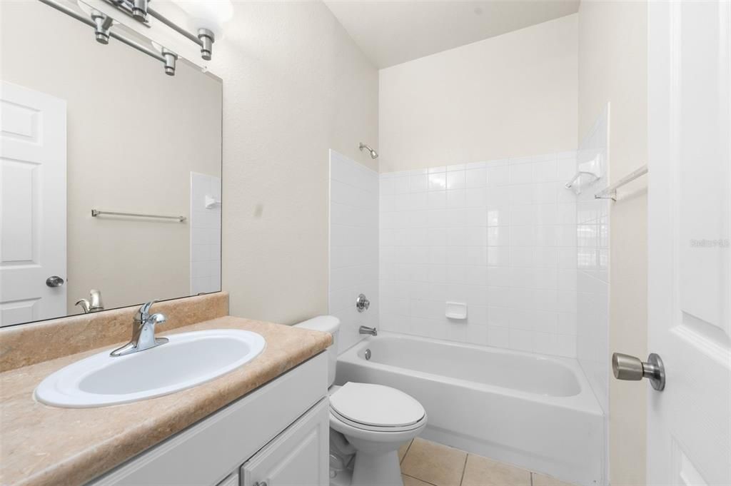 For Sale: $163,000 (2 beds, 2 baths, 1275 Square Feet)