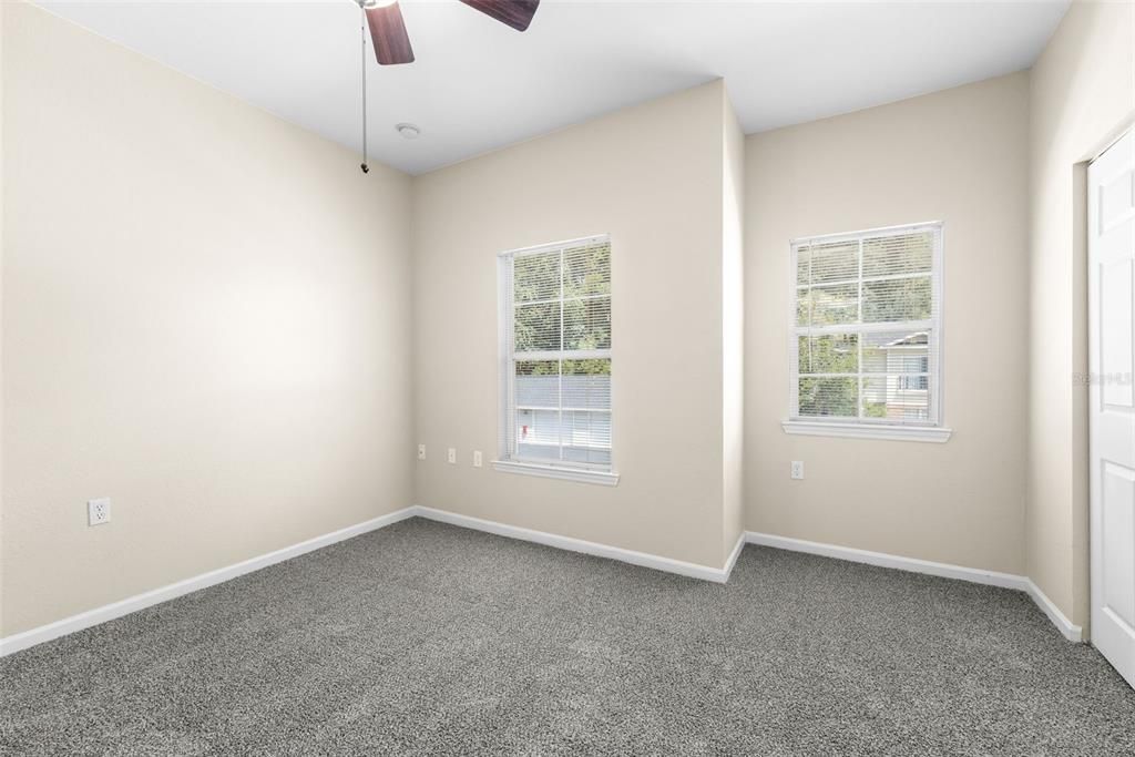 For Sale: $163,000 (2 beds, 2 baths, 1275 Square Feet)