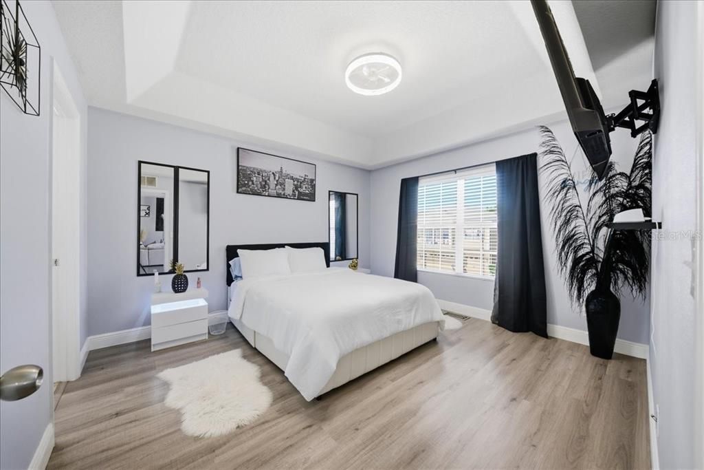 На продажу: $229,995 (2 спален, 2 ванн, 1273 Квадратных фут)