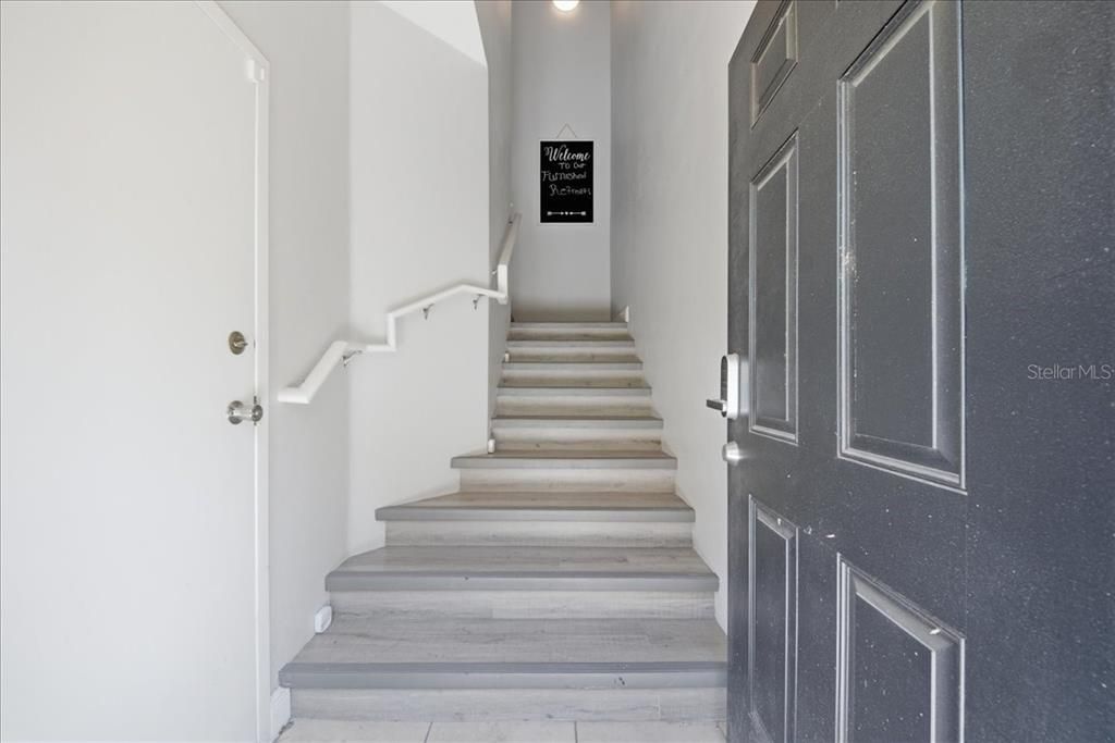 На продажу: $229,995 (2 спален, 2 ванн, 1273 Квадратных фут)
