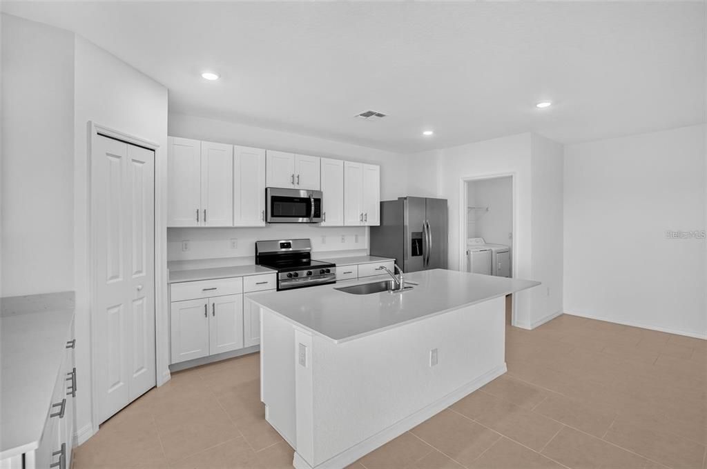 For Sale: $344,298 (5 beds, 2 baths, 2112 Square Feet)