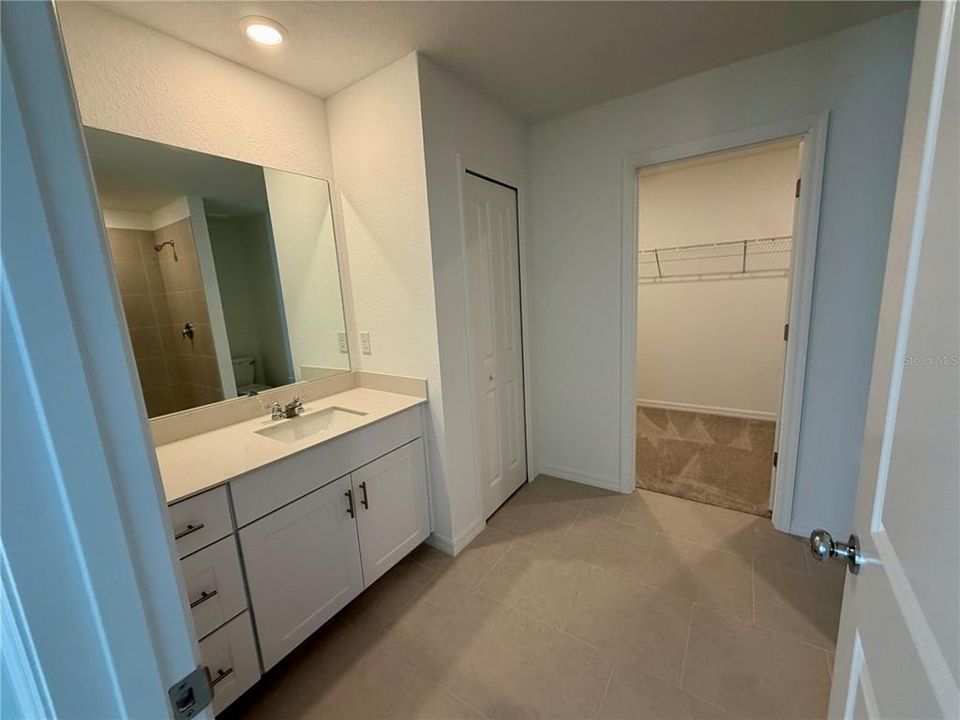 For Sale: $344,298 (5 beds, 2 baths, 2112 Square Feet)