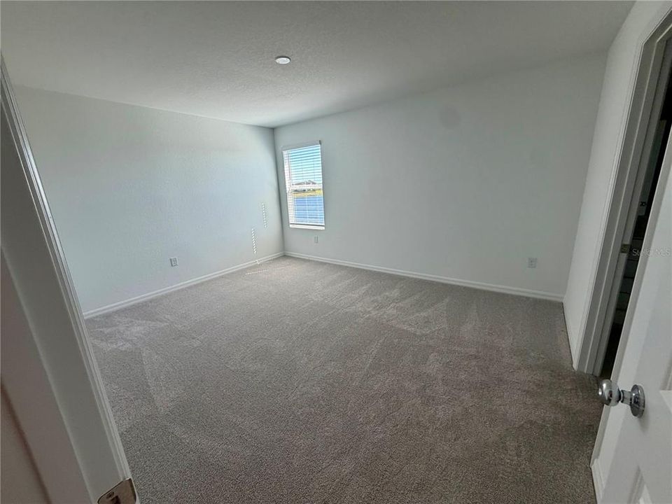 For Sale: $344,298 (5 beds, 2 baths, 2112 Square Feet)