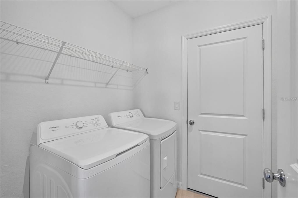 For Sale: $344,298 (5 beds, 2 baths, 2112 Square Feet)