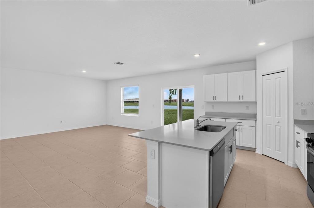 For Sale: $344,298 (5 beds, 2 baths, 2112 Square Feet)
